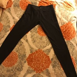 Lululemon Low rise Wunder Under leggings in black
